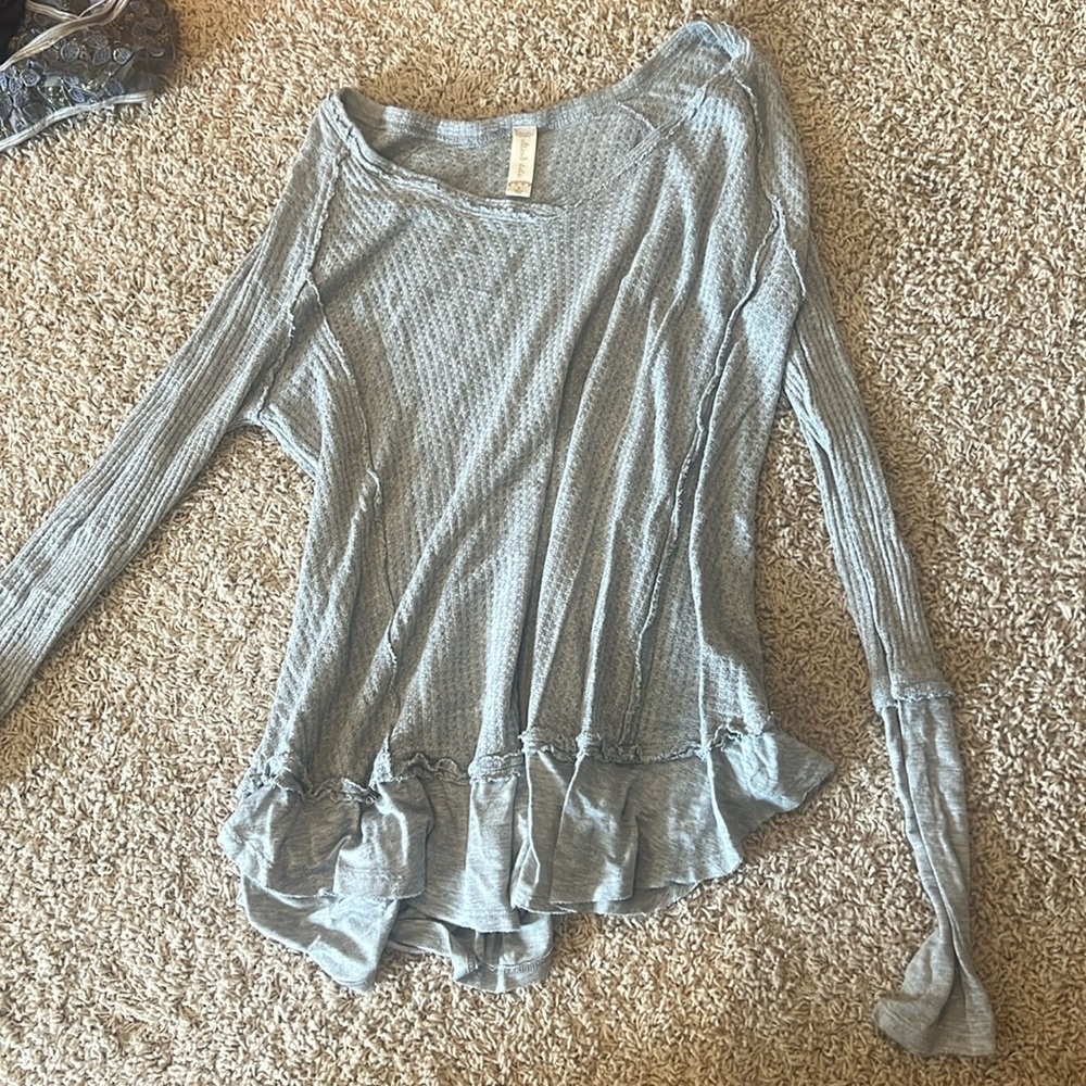 altar’d state long sleeve grey top